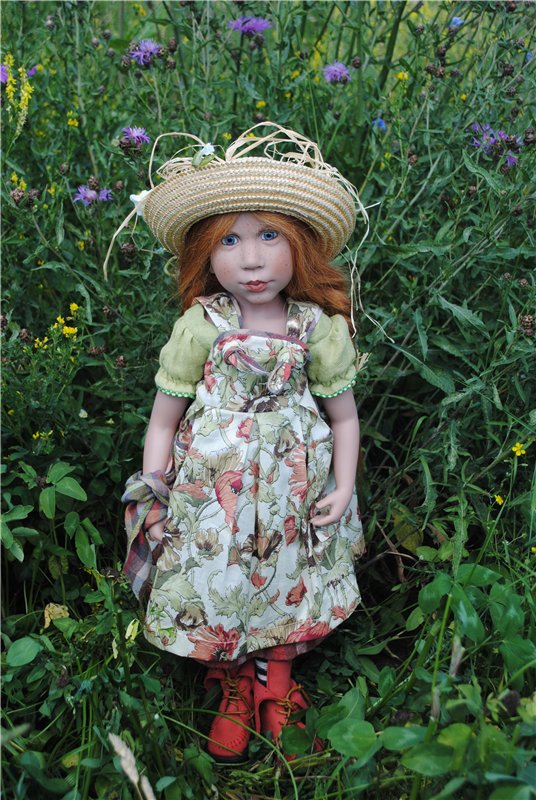 Мы купили два билета - уезжаем завтра в лето