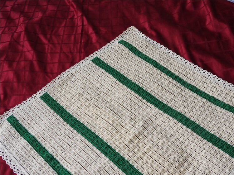 Большой вязаный плед для куклы (малыша) (фото 4)