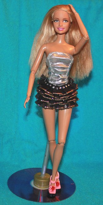 Серебро и черное - мода в нашем куклодоме (фото 2)