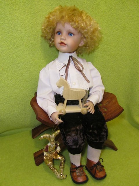 Два в одном. Фарфоровый мальчик