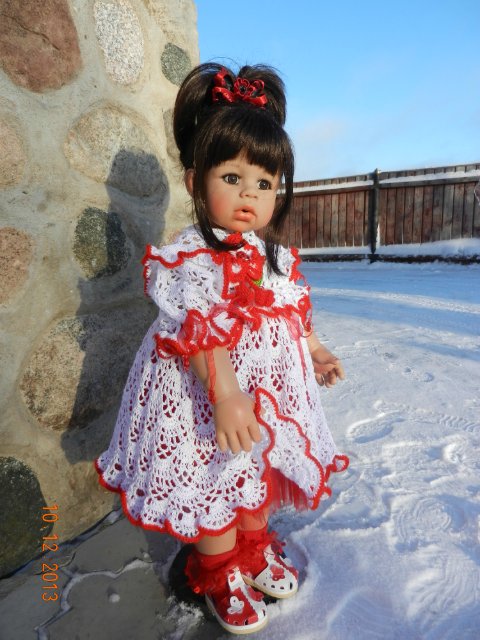 Девочки в красном — Одежда и обувь для кукол своими руками: фото