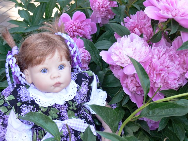 Как мы с Тиффани гуляли у мамы. Lee Middleton doll (фото 2)