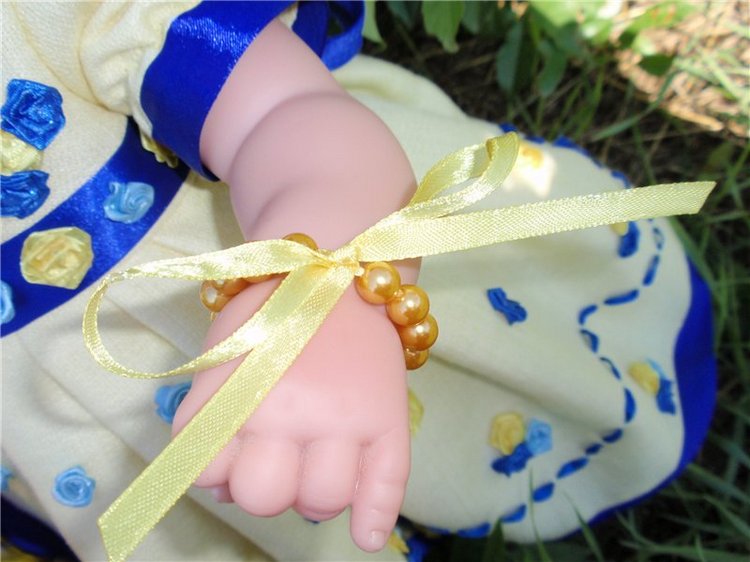 Солнечная цветочница Анюта. Эксперименты с переодеванием могут быть нескончаемы