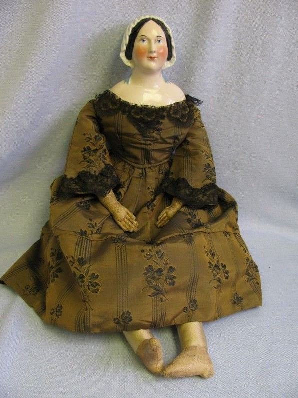 Я в своей жизни никогда не видела столько антикварных кукол. Фото