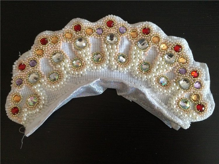 Кокошник из бисера — Как сделать аксессуары для кукол: сумки (фото 8)