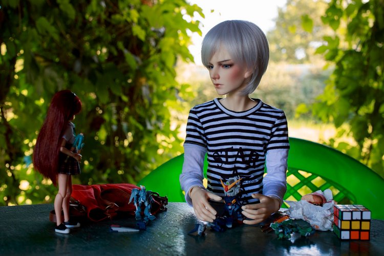 60 см vs 15 см. Или две истории из жизни Итана и Хотару