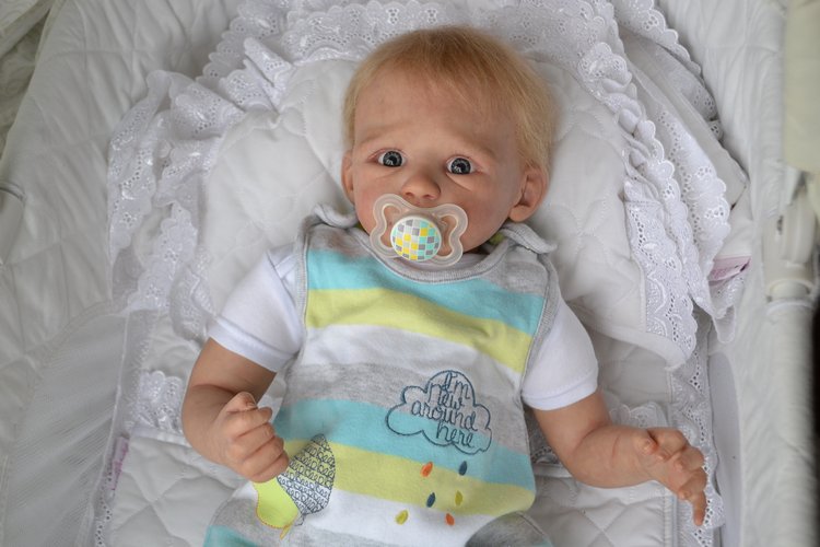 Малыш Moira с больным пальчиком (фото 3)