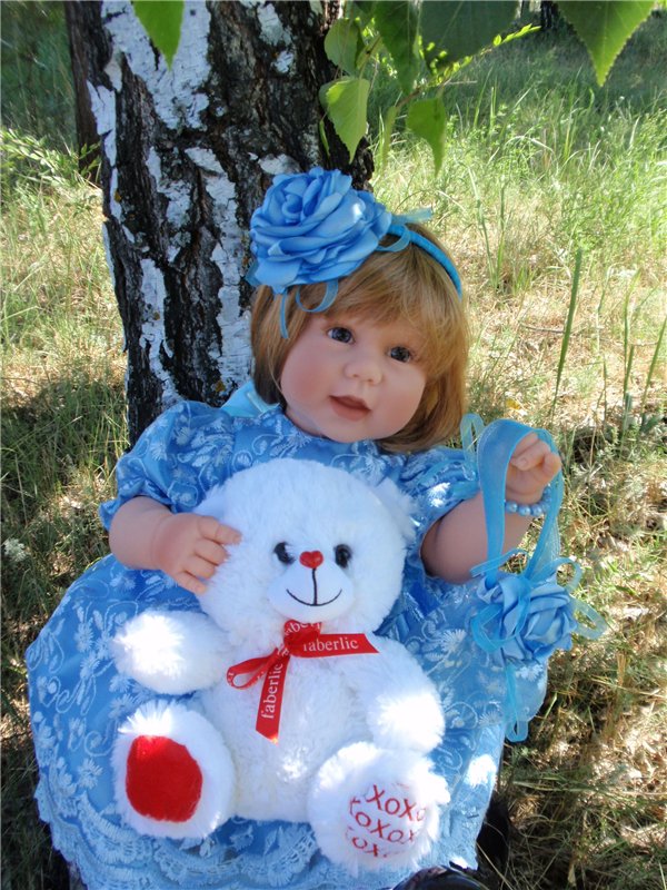 Чудеса с переодеванием продолжаются, моя Люсенька в голубом