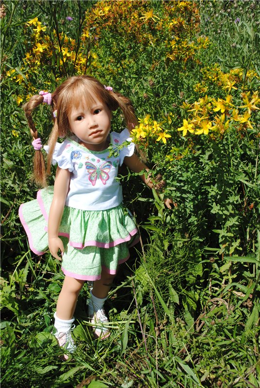 Летняя прогулка милой девочки Паулы Heidi Plusczok