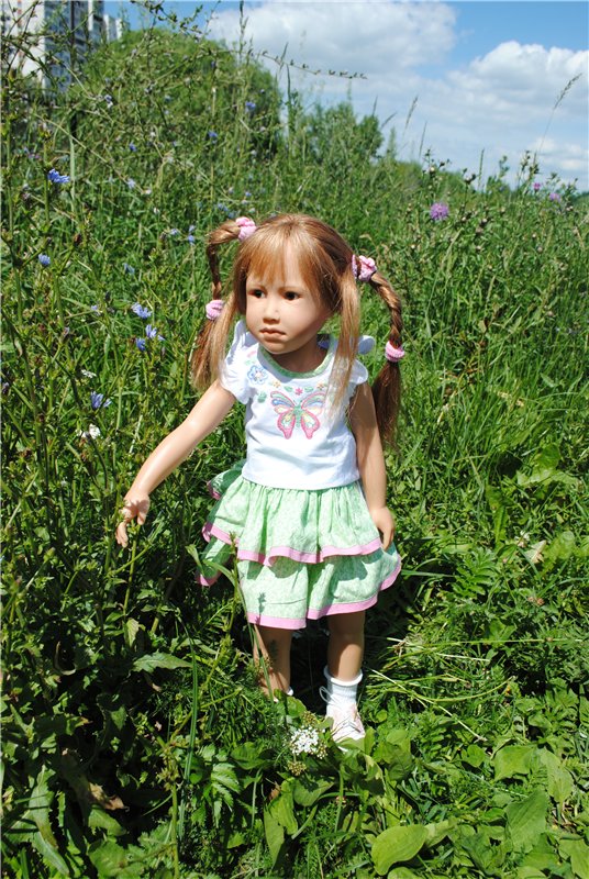 Летняя прогулка милой девочки Паулы Heidi Plusczok