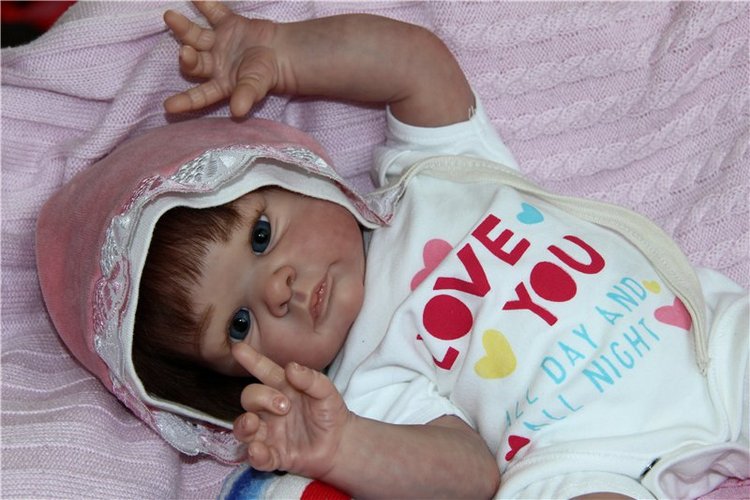 Джулия - малышка из молдика Jill от Adrie Stoete