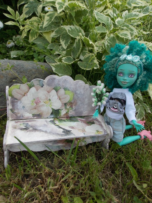 Лавочка в стиле декупаж для кукол (фото 6)