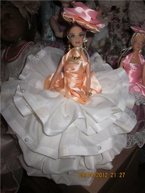 Очумелые ручки или тоска по прекрасному. Куклы-шкатулки своими руками (фото 4)