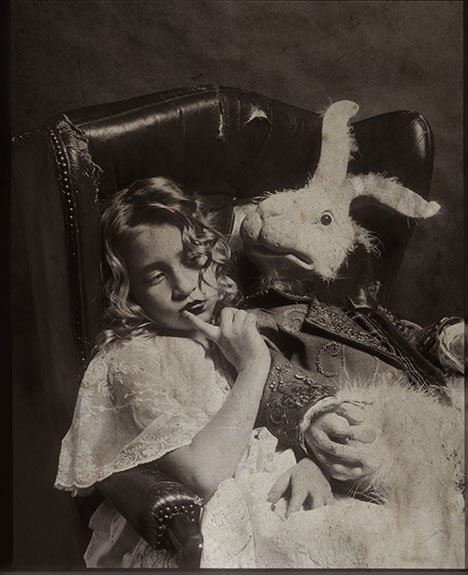 Кто Вы, мистер Кэррол или Каждый пишет, как он дышит. Фотоработы сказочника и математика | Бэйбики Кто Вы, мистер Кэррол или Каждый пишет, как он дышит. Фотоработы сказочника и математика