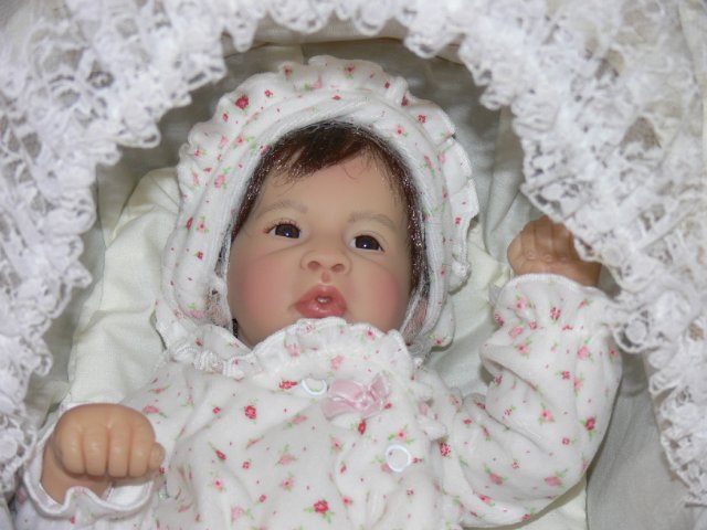 Чудо малыши в детской колясочке.. Artista Charisma Doll