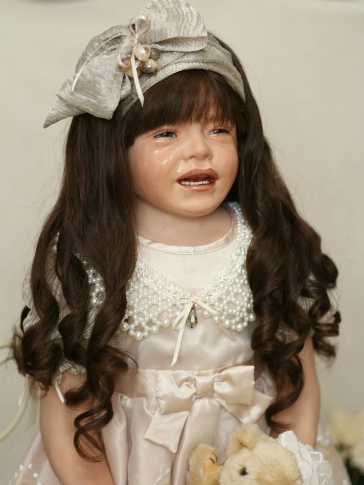 Девочка, которая все время плачет или авторская кукла Сюзан Липл (Susan Lippl)