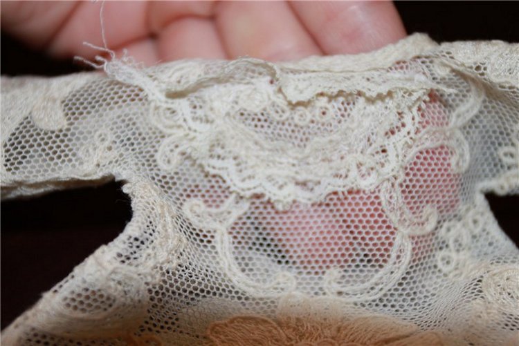 Подарки куклятам. Антикварное платье и парик (фото 6)