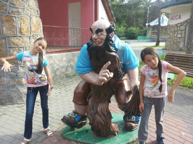 Скажите, как его зовут или Главный иллюстратор изумрудного города. Карабас-пати ко дню рождения Леонида Владимирского