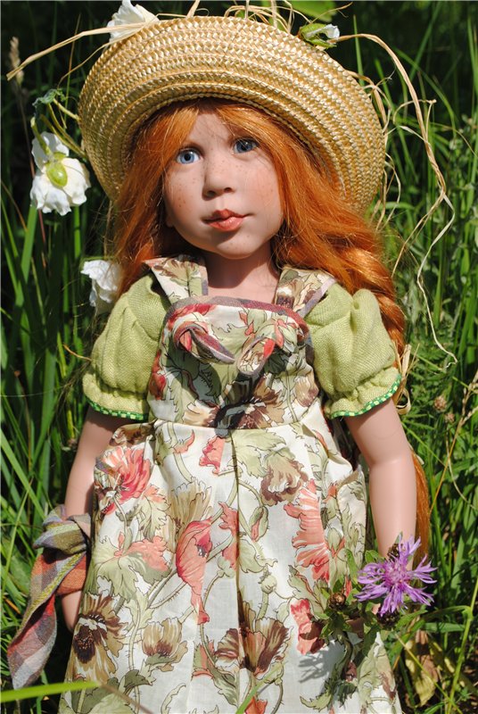 Мы купили два билета - уезжаем завтра в лето