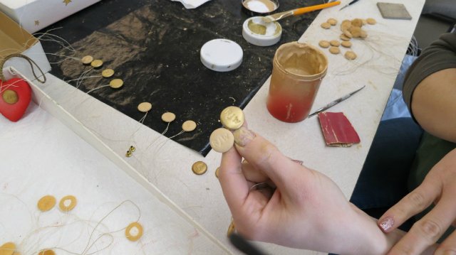 Впервые за 40 лет. День открытых дверей на кукольной фабрике R John Wright. Часть вторая: подарок, который я получила при