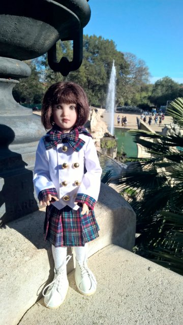 Поезд в Барселону дремлет, или, Мне ещё три платья надеть осталось