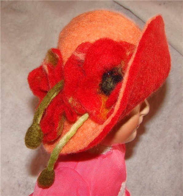 Шляпа для куклы в технике мокрое валяние
