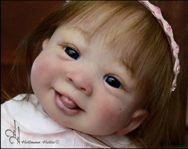 Прототип солнечная детка "Jenny" скульптор Alicia Toner