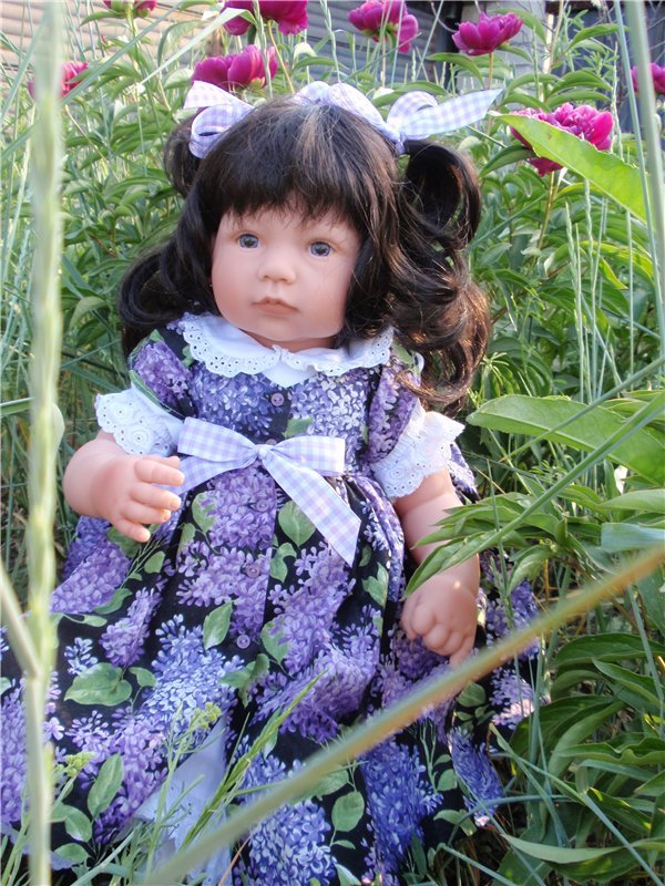 Солнечная цветочница Анюта. Эксперименты с переодеванием могут быть нескончаемы