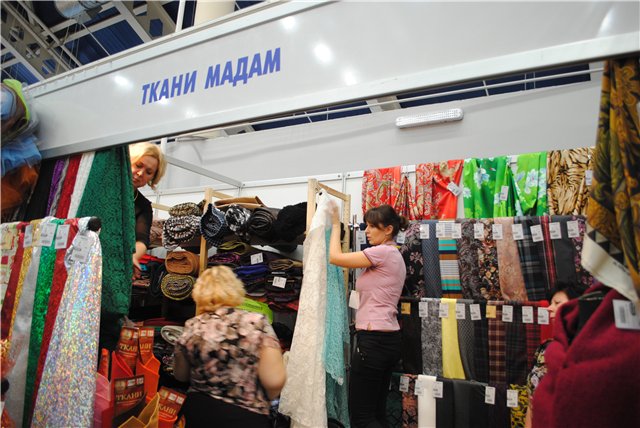 Выставка на Тишинке "Атмосфера творчества". Октябрь 2014. Пройдемся по первому этажу выставки