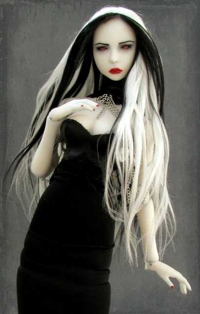 Две красавицы. Авторские шарнирные куклы Варвянской Алины