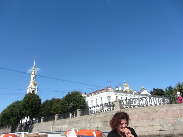 Приглашаем на водную экскурсию по Петербургу