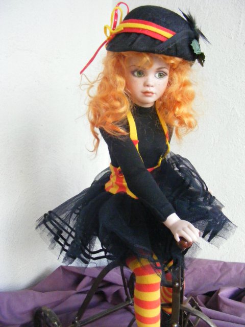 Фарфоровая кукла Zinnia автора Jan MClean, коллекция Flower Heart Collection