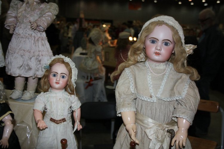 Выставка кукол, мишек тедди, кукольных домиков и миниатюры в Нидерландах 24-25 октября 2015 год. Часть третья - антикварки