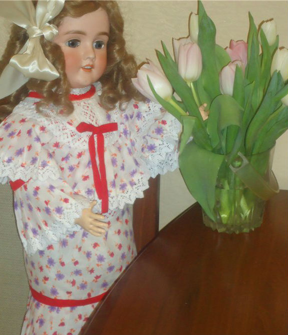 Прекрасная антикварная кукла Изабель