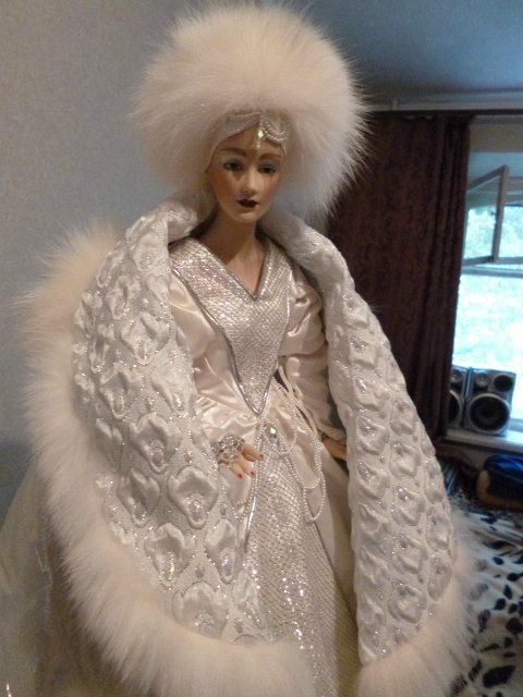 Фарфоровая красота "Снежная Королева" от Franklin Mint (фото 5)