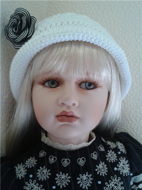 Очаровательная фарфоровая кукла Валентина от Mundia Collection (фото 5)