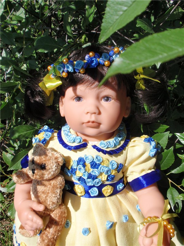 Солнечная цветочница Анюта. Эксперименты с переодеванием могут быть нескончаемы