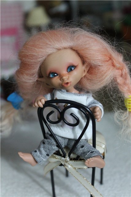 Фрося приехала. Да не одна, а с домиком-часами (фото 7)