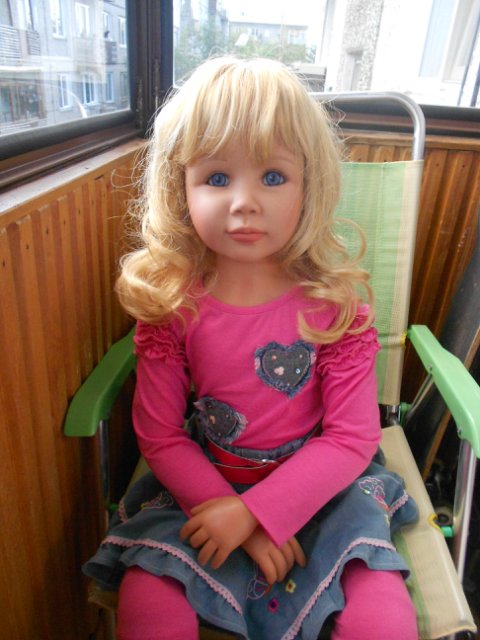 Во всех ты, милочка, паричках хороша