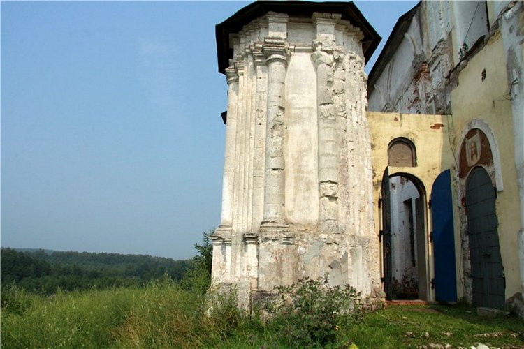Иваниши. Храм Успения Пресвятой Богородицы