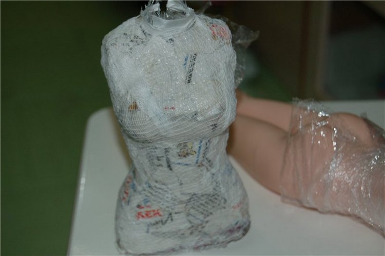 Манекен для куклы своими руками. Мастер-класс (фото 8)