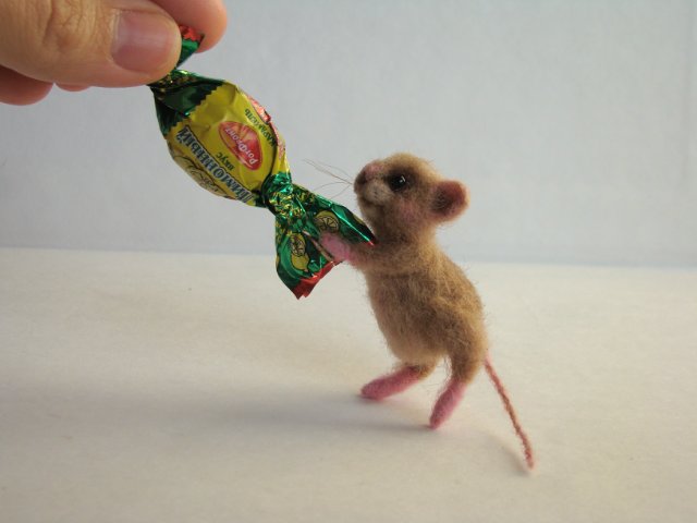 Шустрый гость. Авторская игрушка валянием из шерсти Ольги Чернухо (фото 10)