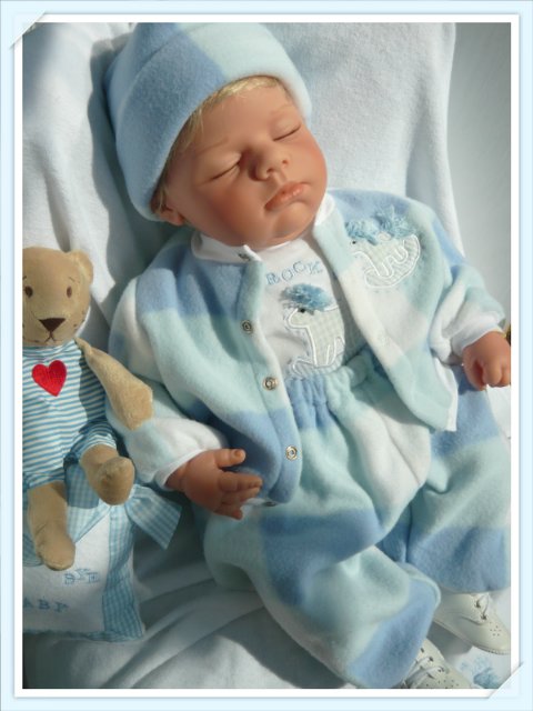 Rock-a-bye - спящее чудо от Lee Middleton (фото 7)