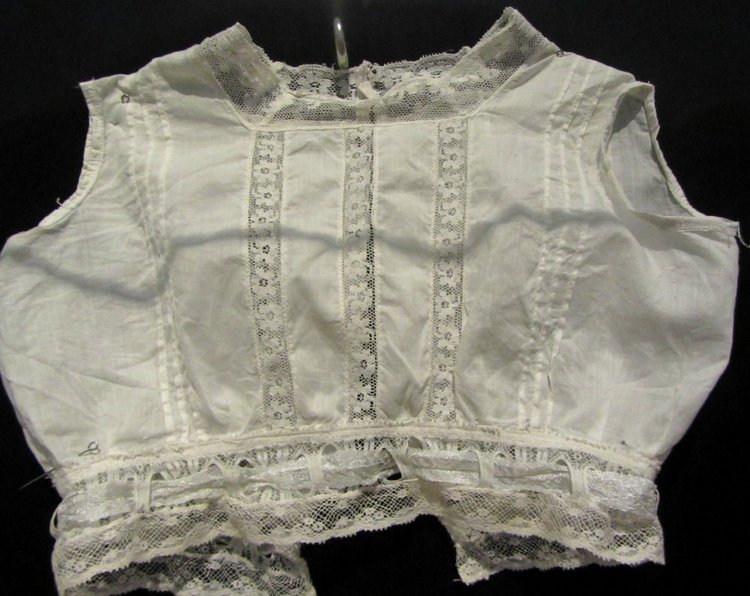 «Мода по-взрослому. Истории из кукольного гардероба» - выставка в Музее-заповеднике «Царицыно» - продолжение - детали. Часть