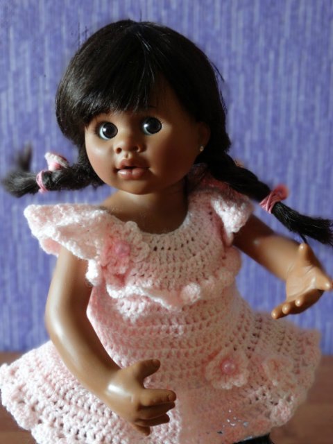 Розовые цветы или вязаные платья для любимых кукол (фото 5)