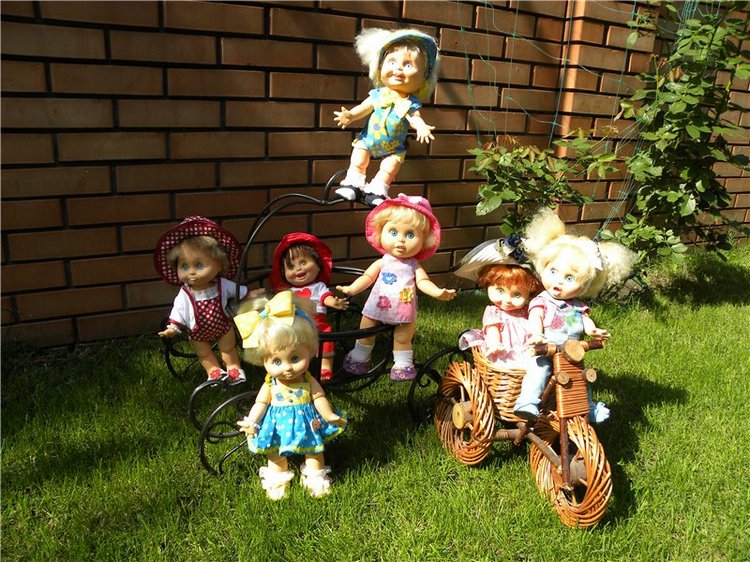 Девочки на прогулке — Куклы Galoob Baby Face (Фейсинки): винтаж 90