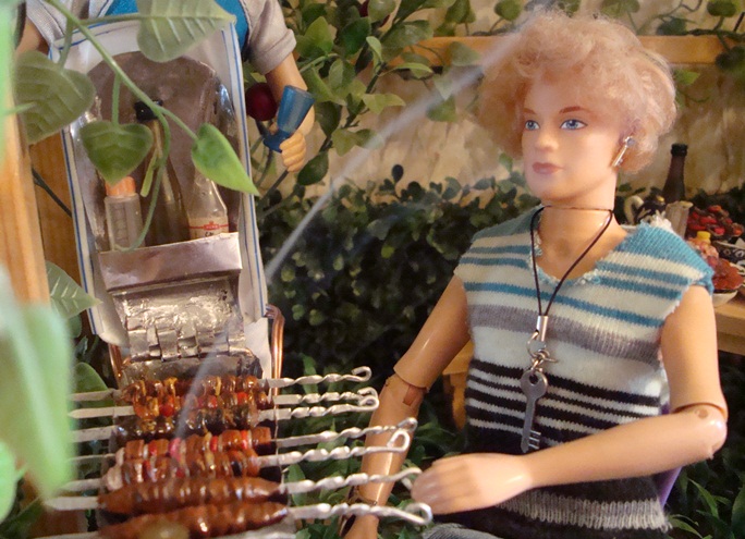 Шашлык остывает! Кукольная миниатюра своими руками