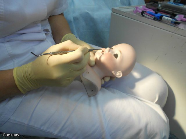 Лечим зубки антикварной кукле.Поход к стоматологу, или доверься профессионалу