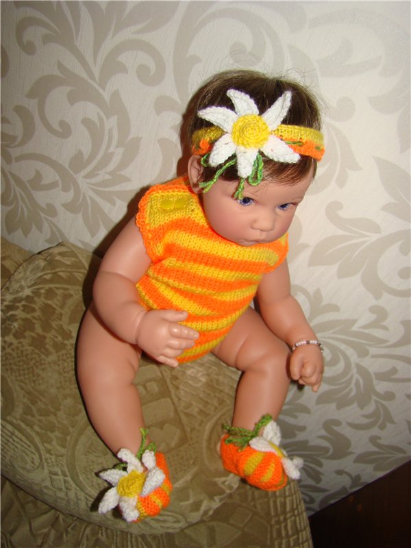 Ярче солнышка.Вязанный костюм для куколки Ли Миддлтон (фото 4)