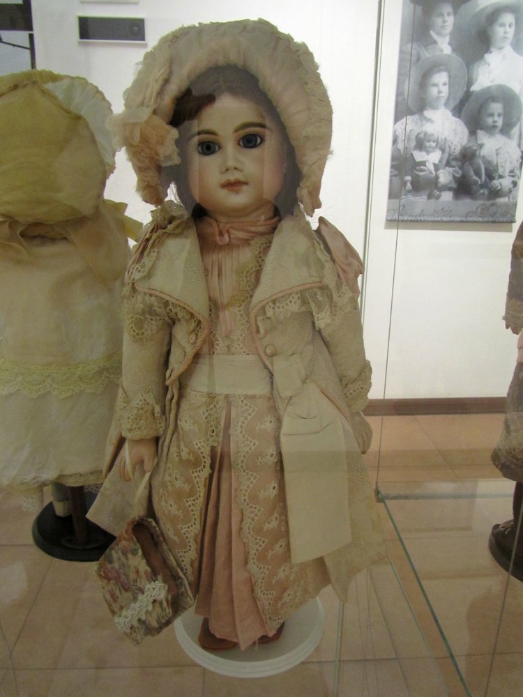 «Мода по-взрослому. Истории из кукольного гардероба» - выставка в Музее-заповеднике «Царицыно» - продолжение - 5-ый зал.